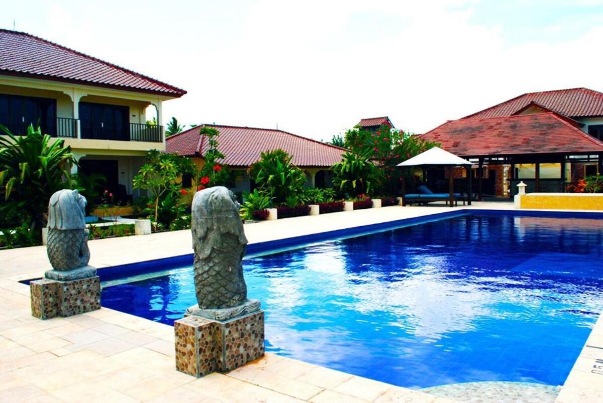 Lombok Beach Hotel Montongbuwoh Exterior photo