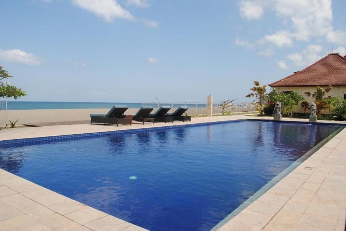 Lombok Beach Hotel Montongbuwoh Exterior photo
